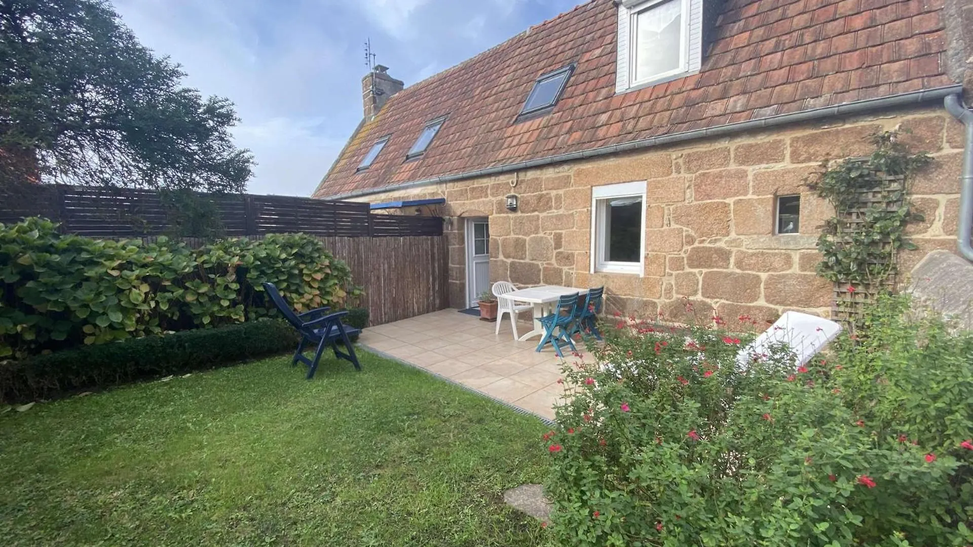 Maison Bretonne A 200M De La Superbe Plage Saint-Guirec A Ploumanac'H - Ref 328 Perros-Guirec France
